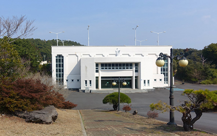 웅장함과 영성이 감도는 삼위일체대성당 060041